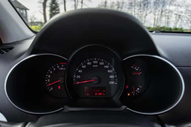 Kia Picanto (2017) thumbnail 15