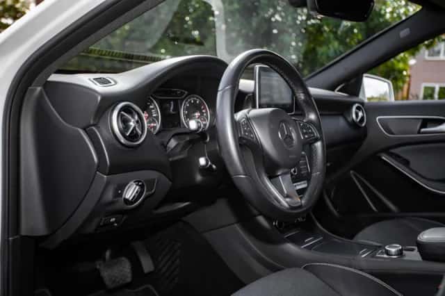 Mercedes-Benz A-Klasse (2016) thumbnail 8