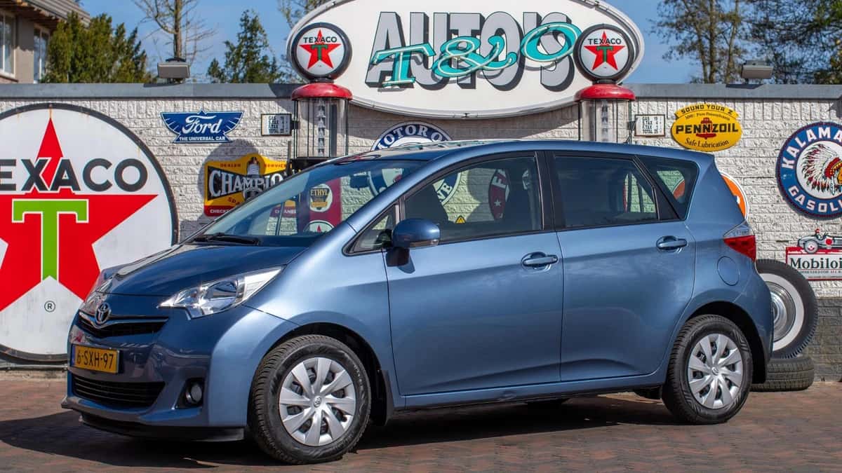 Toyota Verso-S (2013) — foto 1