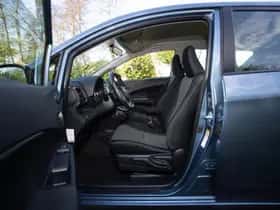 Toyota Verso-S (2013) thumbnail 11