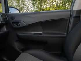Toyota Verso-S (2013) thumbnail 21