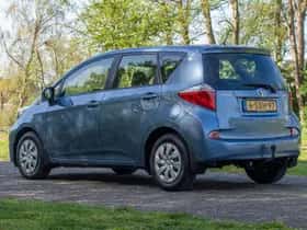 Toyota Verso-S (2013) thumbnail 4