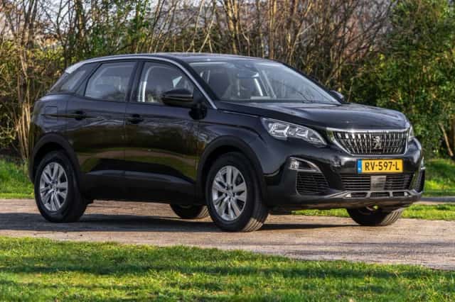 Peugeot 3008 (2018) thumbnail 2