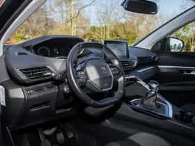 Peugeot 3008 (2018) thumbnail 14