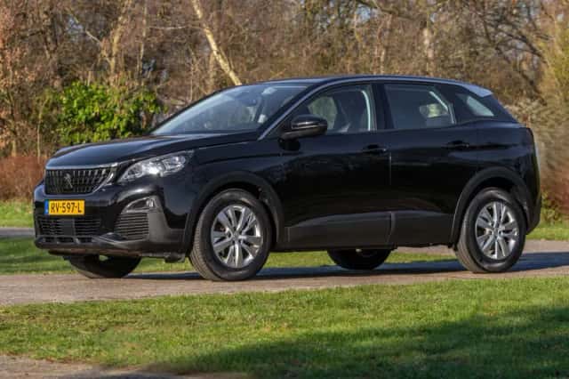 Peugeot 3008 (2018) thumbnail 3