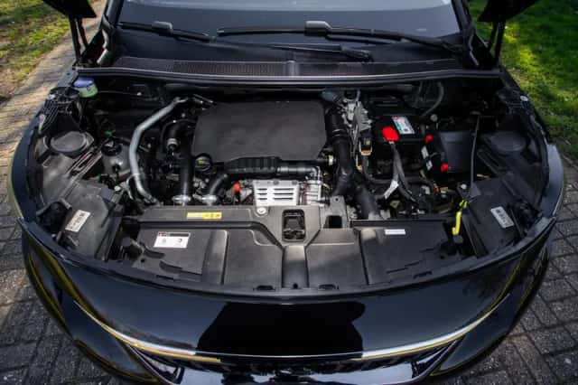 Peugeot 3008 (2018) thumbnail 22