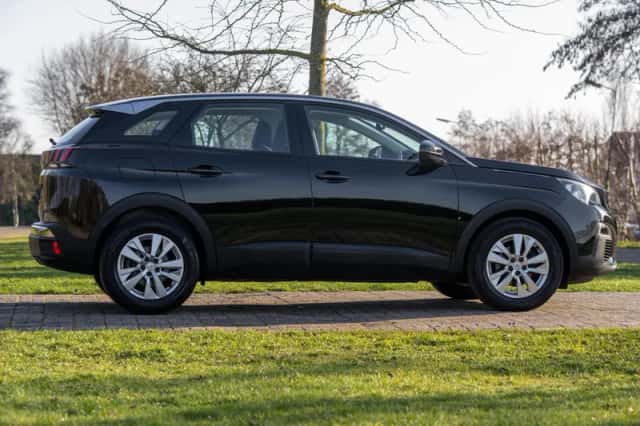 Peugeot 3008 (2018) thumbnail 6