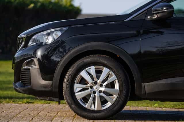 Peugeot 3008 (2018) thumbnail 7