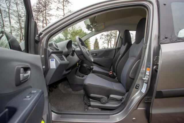 Suzuki Alto (2015) thumbnail 11