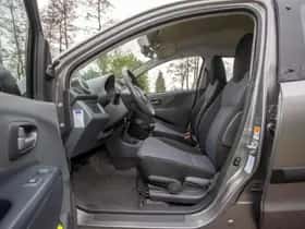 Suzuki Alto (2015) thumbnail 11
