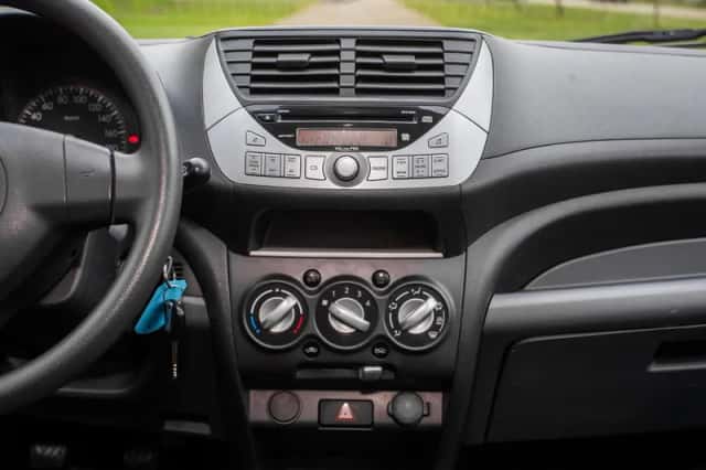 Suzuki Alto (2015) thumbnail 15