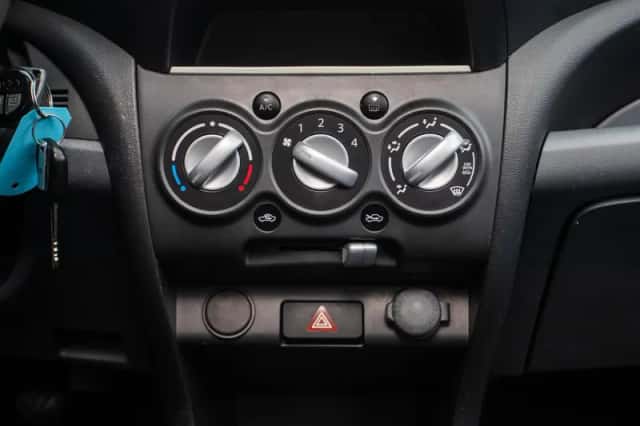 Suzuki Alto (2015) thumbnail 16
