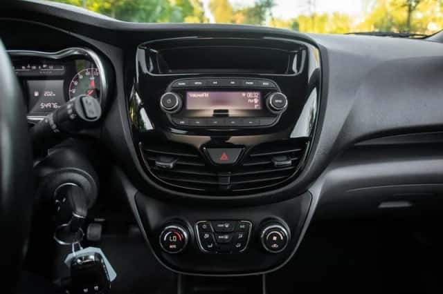 Opel Karl (2016) thumbnail 17