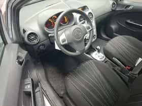 Opel Corsa (2008) thumbnail 5
