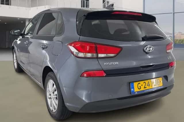 Hyundai i30 (2019) thumbnail 4
