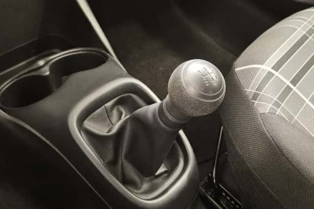 Peugeot 108 (2017) thumbnail 9