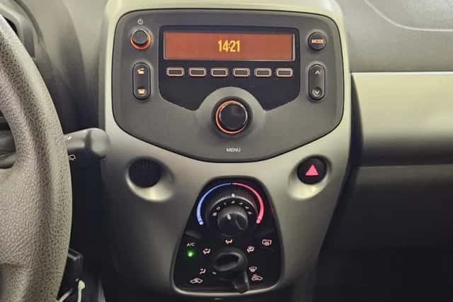Peugeot 108 (2017) thumbnail 10