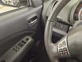 Suzuki Splash (2012) thumbnail 9