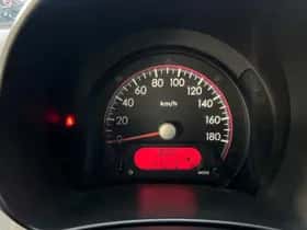 Suzuki Alto (2011) thumbnail 12