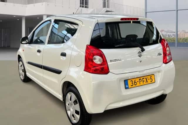 Suzuki Alto (2011) thumbnail 4