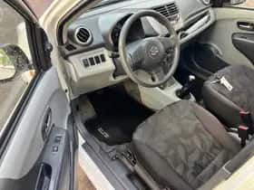 Suzuki Alto (2011) thumbnail 5