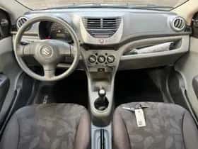 Suzuki Alto (2011) thumbnail 7