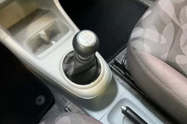Suzuki Alto (2011) thumbnail 9