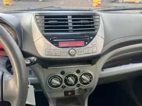 Suzuki Alto (2011) thumbnail 10