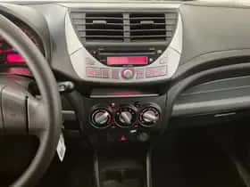 Suzuki Alto (2015) thumbnail 11