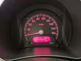 Suzuki Alto (2015) thumbnail 9