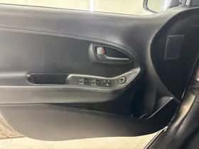 Kia Picanto (2013) thumbnail 12