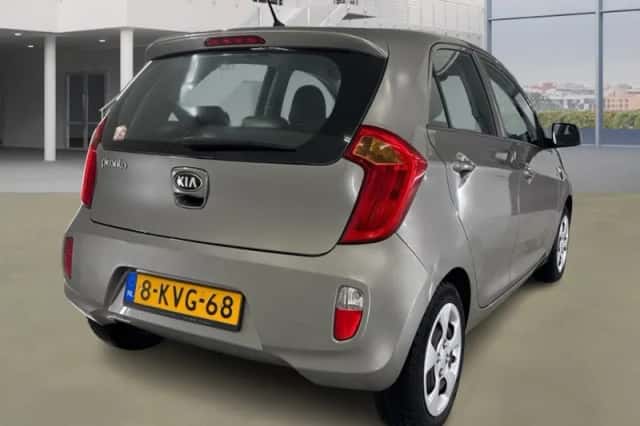 Kia Picanto (2013) thumbnail 3