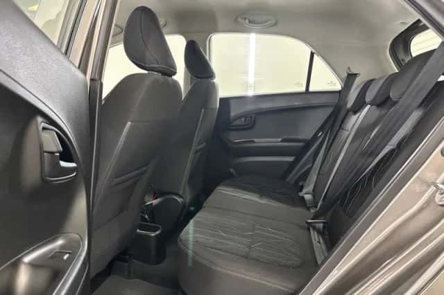 Kia Picanto (2013) thumbnail 6