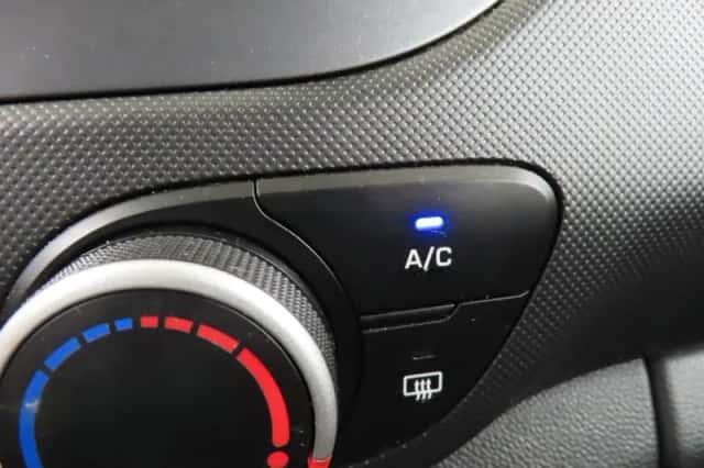 Hyundai i10 (2018) thumbnail 9