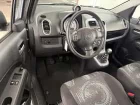 Opel Agila (2011) thumbnail 5