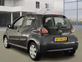 Toyota Aygo (2011) thumbnail 4