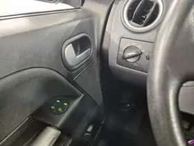 Ford Fusion (2008) thumbnail 9