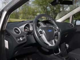 Ford Fiesta (2011) thumbnail 12