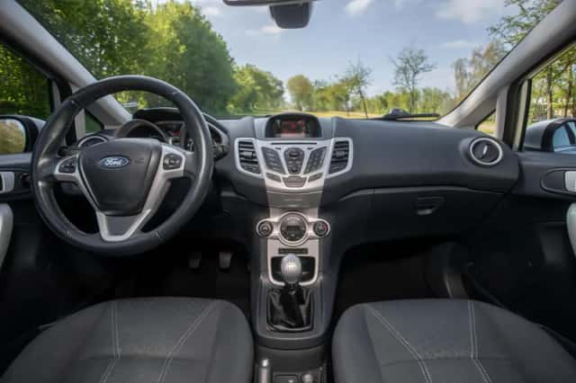 Ford Fiesta (2011) thumbnail 15