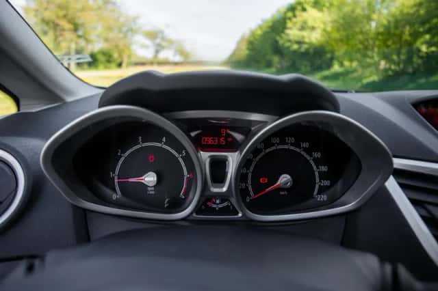 Ford Fiesta (2011) thumbnail 16