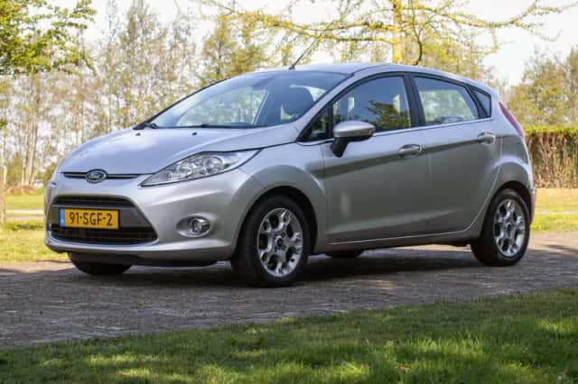 Ford Fiesta (2011) thumbnail 3