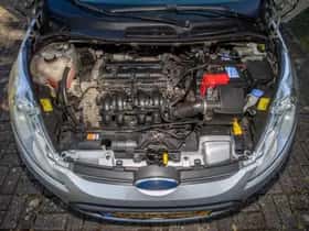 Ford Fiesta (2011) thumbnail 23