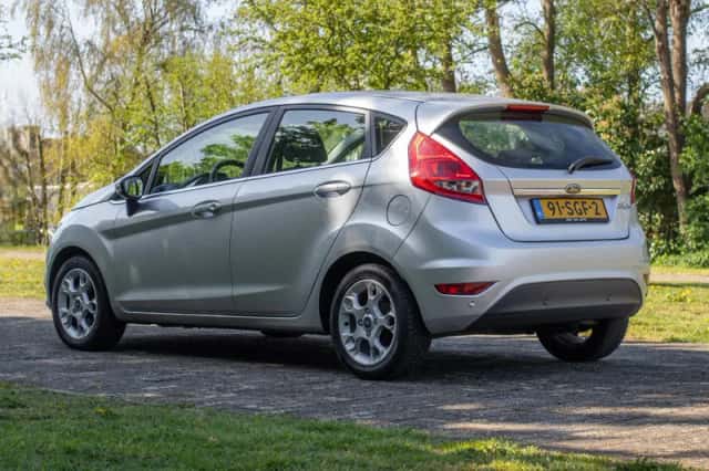 Ford Fiesta (2011) thumbnail 4