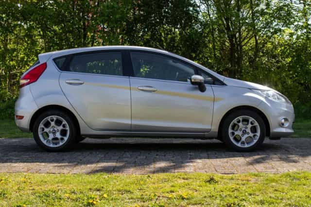 Ford Fiesta (2011) thumbnail 6
