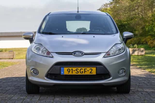 Ford Fiesta (2011) thumbnail 8