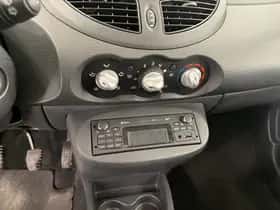 Renault Twingo (2013) thumbnail 10