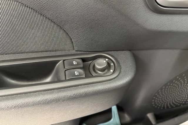 Renault Twingo (2012) thumbnail 12