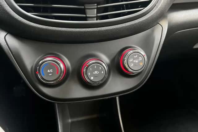 Opel Karl (2017) thumbnail 10