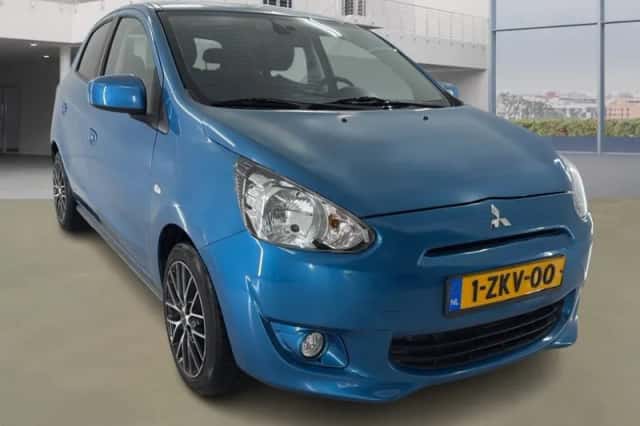 Mitsubishi Space Star (2015) thumbnail 2