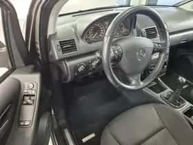 Mercedes-Benz A-Klasse (2010) thumbnail 6
